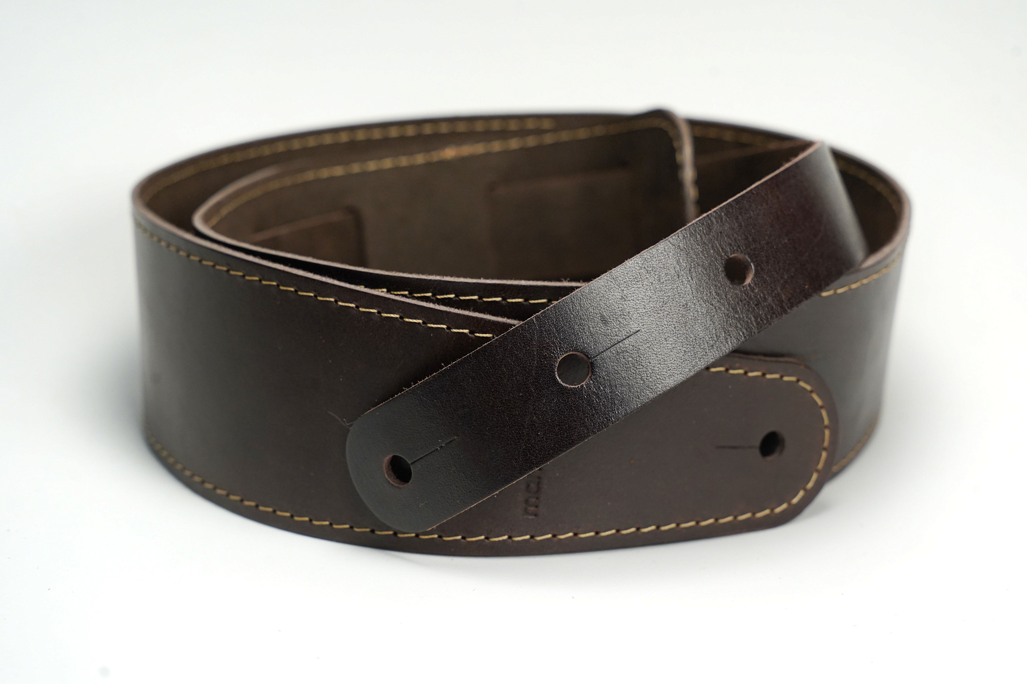 Mamba straps MB6061-114-01 Ремень для гитары, кожаный, махагон